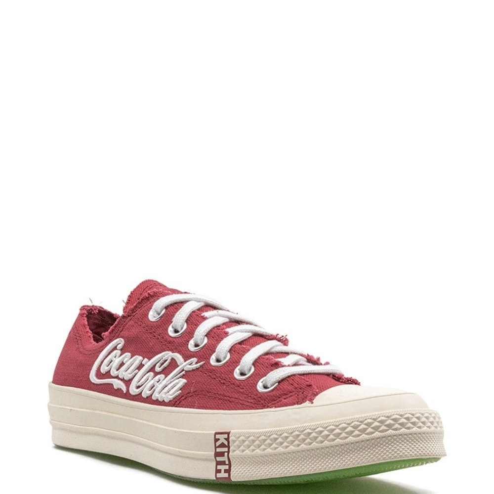 Kith / Coco Cola / Converse low tops, Size 10 Mens runs large.Feels like Size 11